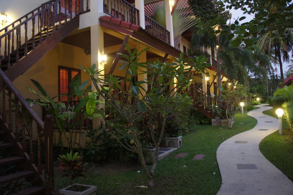 Palm Village Rawai Exteriör bild