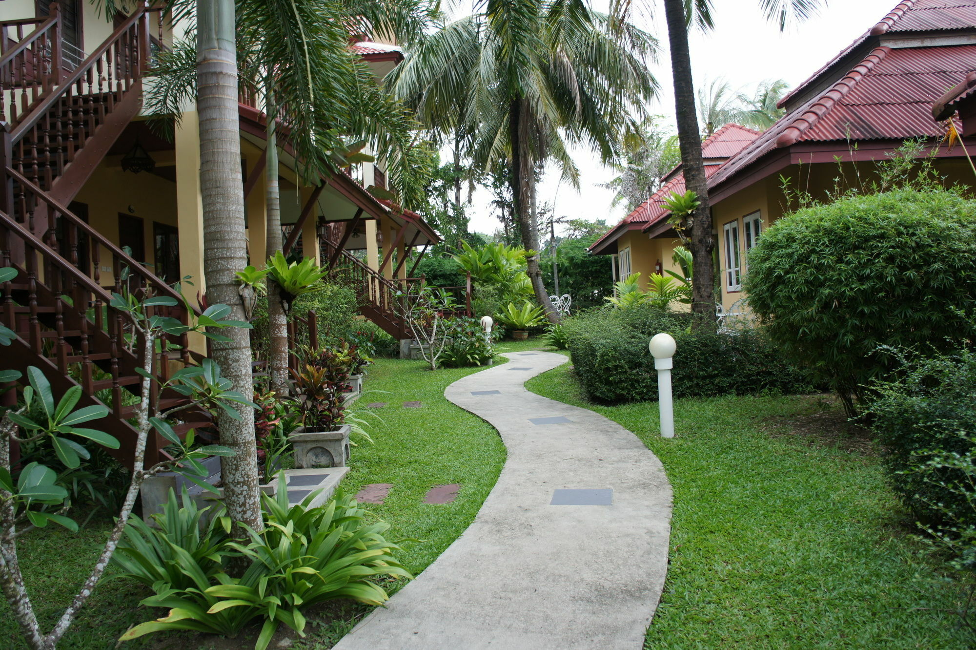 Palm Village Rawai Exteriör bild