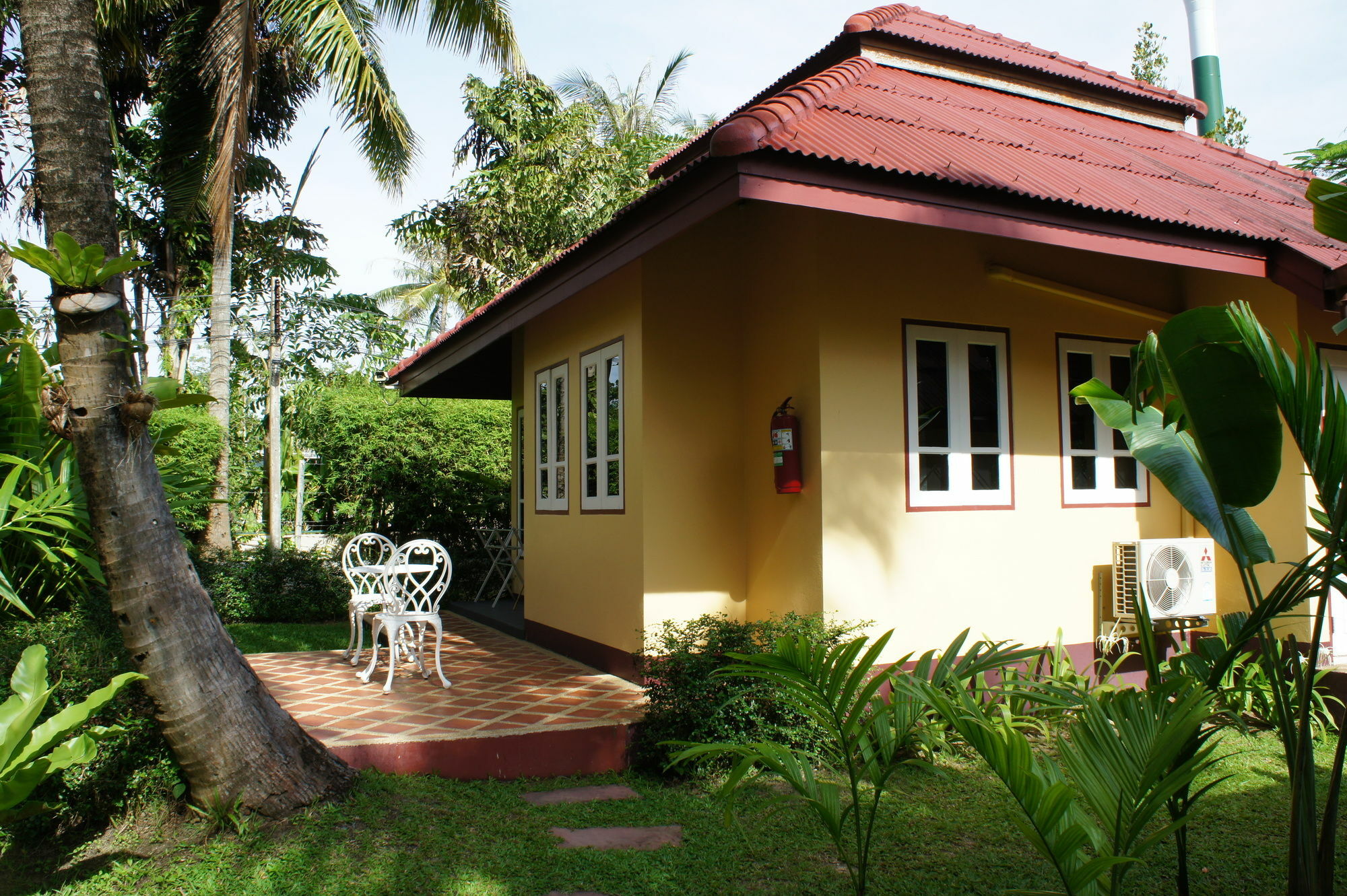 Palm Village Rawai Exteriör bild