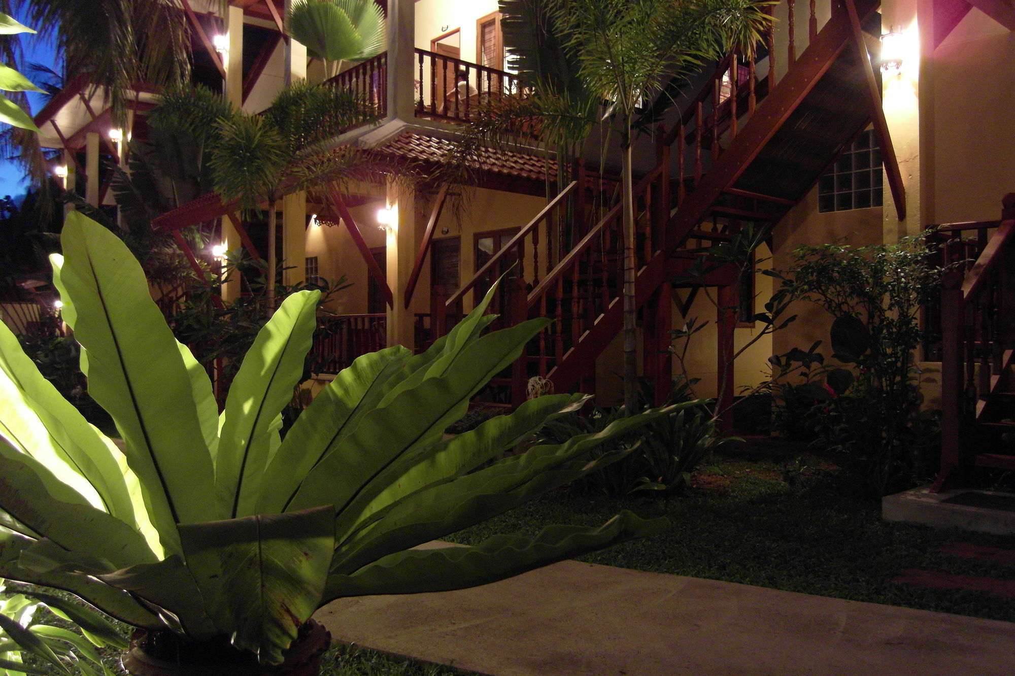 Palm Village Rawai Exteriör bild