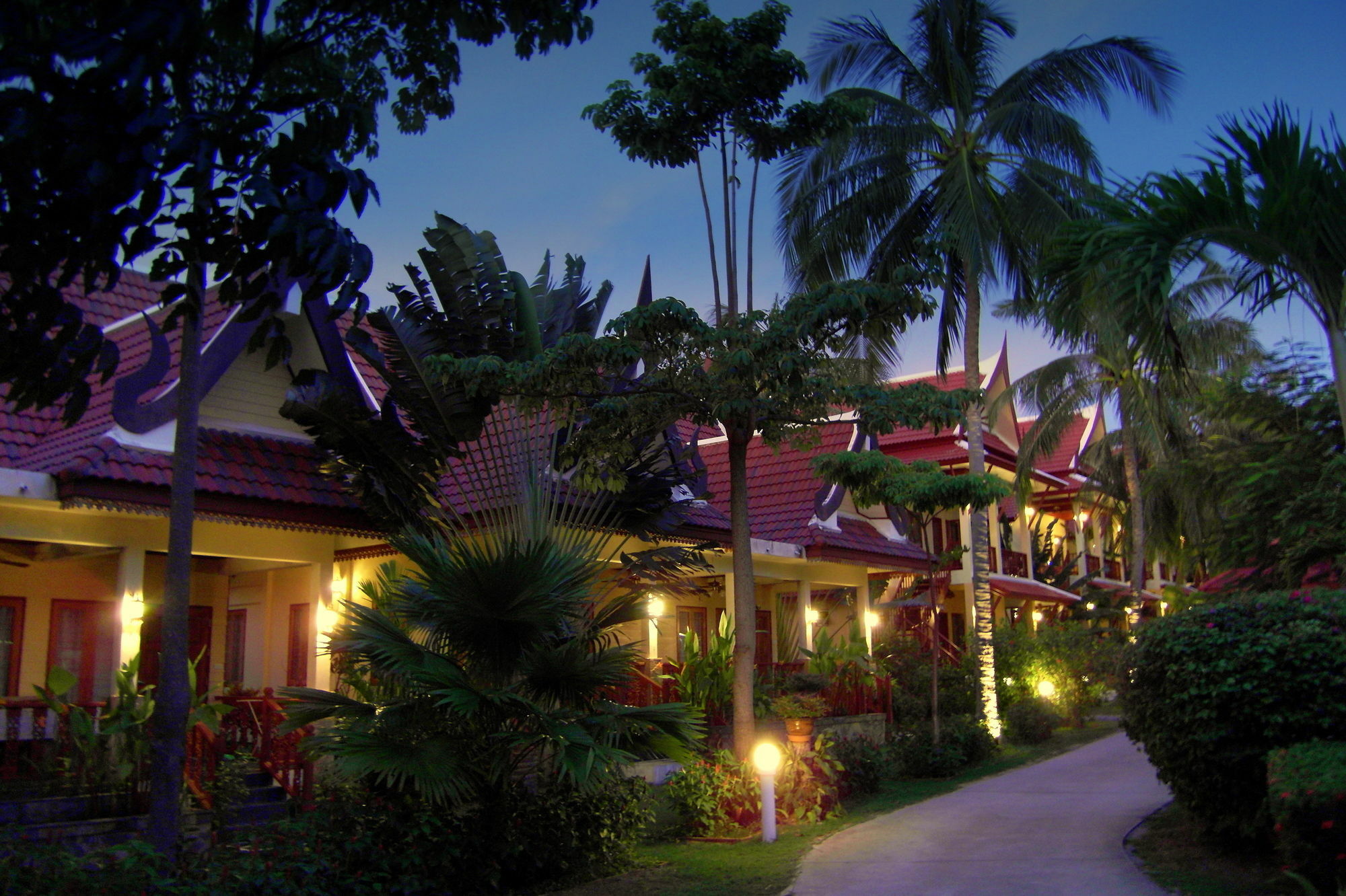 Palm Village Rawai Exteriör bild